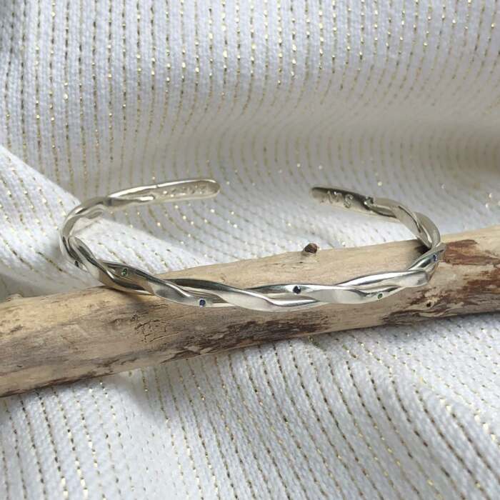 Le bracelet de Victor, pièce unique en argent 925, saphirs et tsavorites