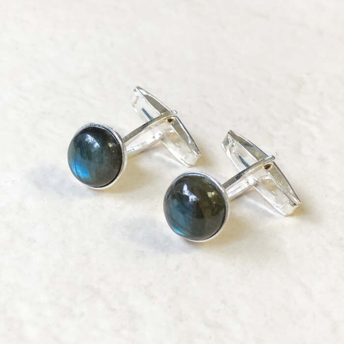 Les boutons de manchette Gabin en argent 925 et Labradorites